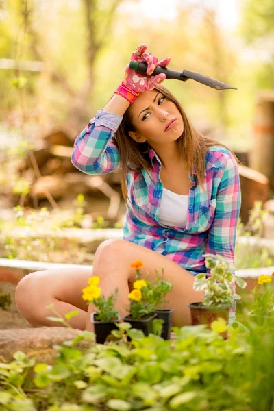Jovem Gardener Girl — Fotografia de Stock