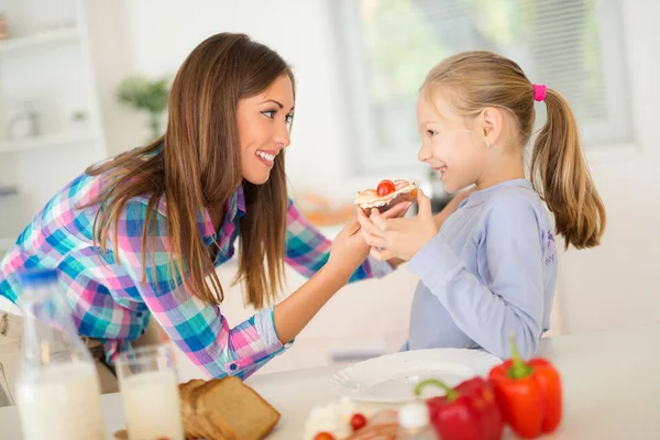 Beautiful Mother And Daughter — Stock Photo, Image