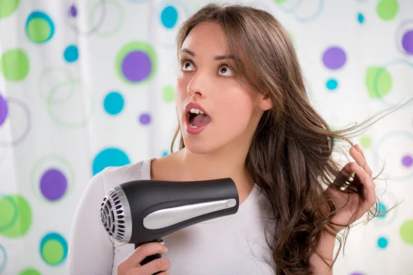 Girl Making Hairstyle — Stock Photo, Image