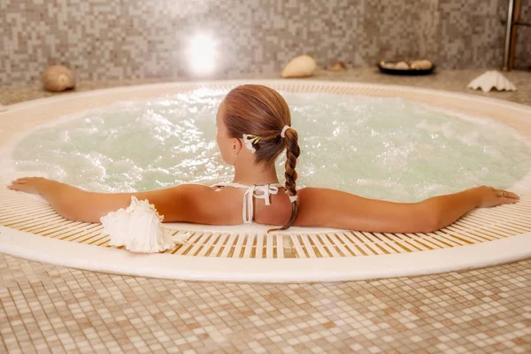 A spa a gyönyörű nő — Stock Fotó