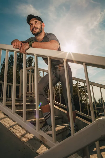 Formación del hombre en el área urbana — Foto de Stock