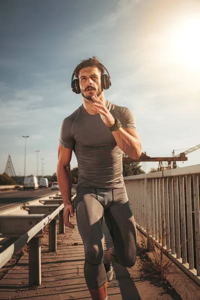 Formación del hombre en el área urbana —  Fotos de Stock