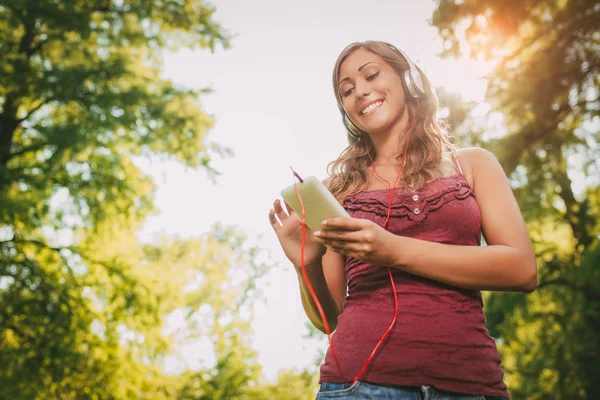 Woman Listening Music In The Nature — Stock Photo, Image
