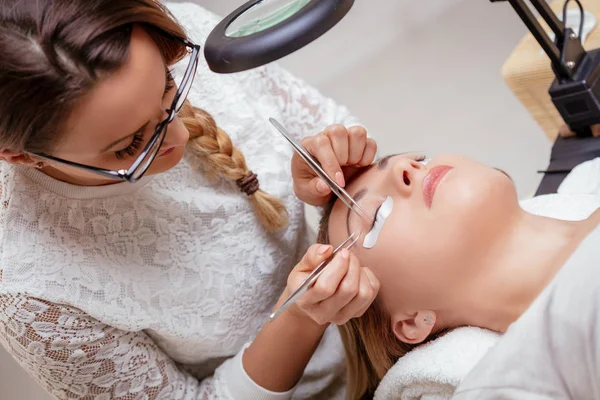 Yordam kirpik uzatma