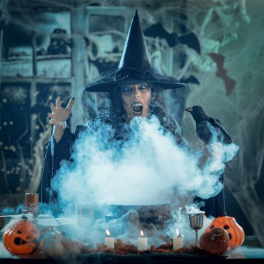 Cadı kötü yapar gönderir