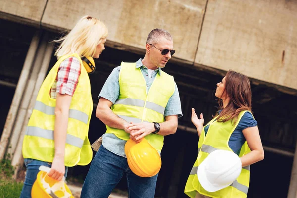 Equipo de arquitectos exitosos — Foto de Stock