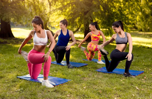 Beautiful Girlfriends Doing Stretching Exercise Park Female Fitness Trainer Selective — Stock Photo, Image