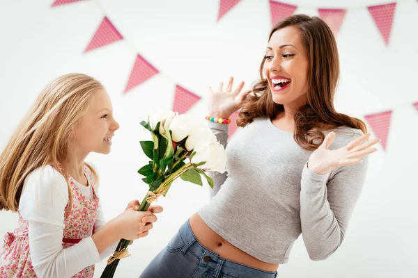 Cute Daughter Giving Her Mother Bouquet White Roses Mother Day — Stock Photo, Image