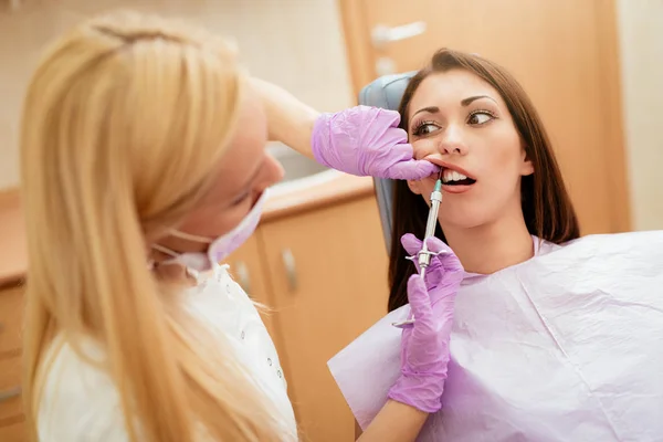 Dentist Giving Injection Anesthesia Female Patient Dental Treatment Selective Focus — Stock Photo, Image