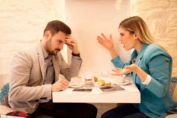 Two Young Furious Businesspeople Pick Quarrel Cafe — Stock Photo, Image
