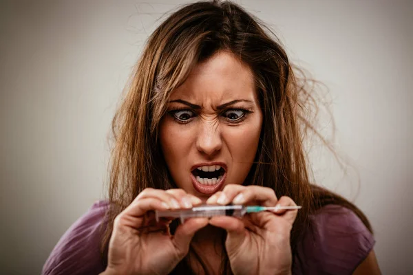 Portrait Young Female Drug Addiction Holding Syringe Drugs — Stock Photo, Image