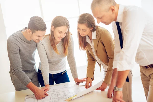 Equipo de arquitectos — Foto de Stock