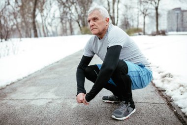 Aktif kıdemli dışında kış eğitim sırasında crouching Duraklat yapma.