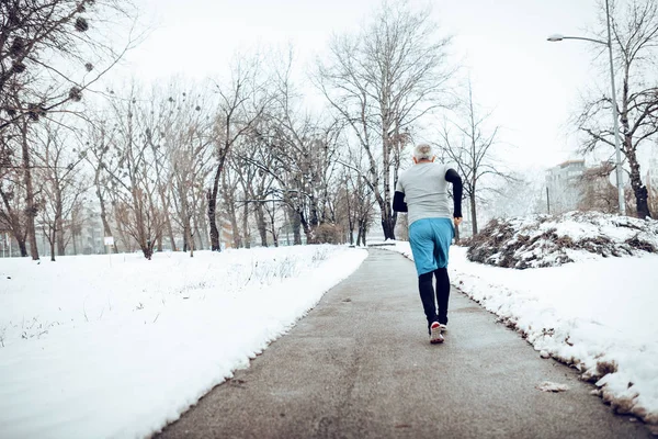 Jogging de invierno —  Fotos de Stock