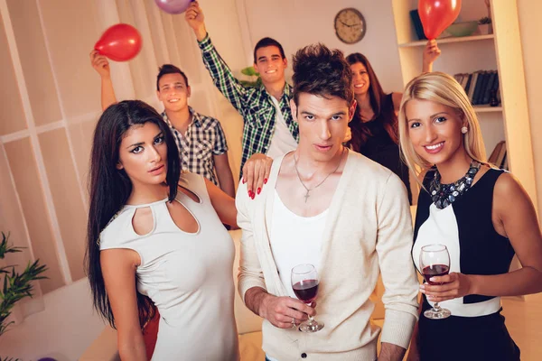 Group Young Friends Enjoying Home Party — Stock Photo, Image