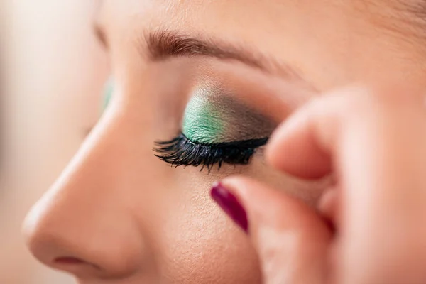 Close View Makeup Artist Applying False Eyelashes Model — Stock Photo, Image
