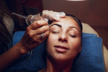 Microblading kaşlar