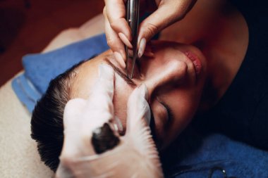 Microblading kaşlar