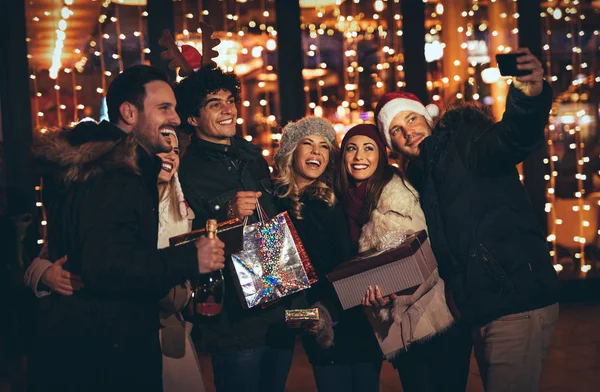 Young Cheerful Friends Taking Selfie City Street New Year Night — Stock Photo, Image