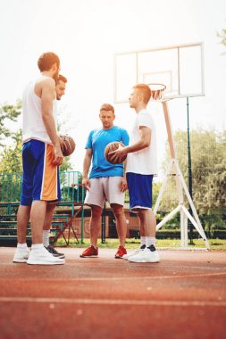 Genç basketbolcular kentsel yerde oynamak hazırlanıyor