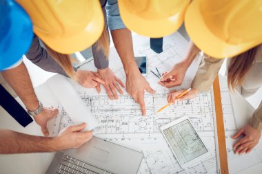 İnşaat planları tartışmak ve ne projede değiştirmek için planlama mimar takım