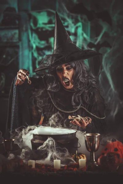 Witch Awfully Face Creepy Surroundings Smoky Green Background Talks Magic — Stock Photo, Image