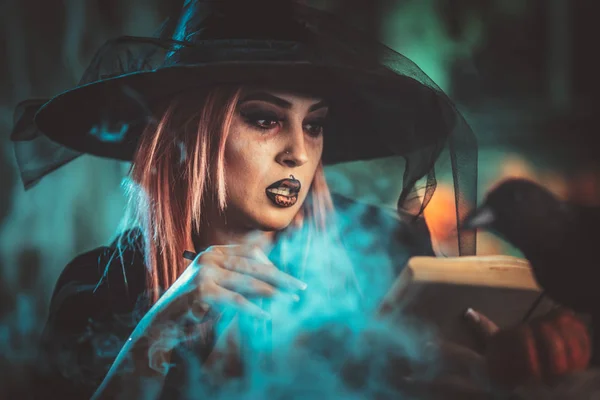Witch Awfully Face Creepy Surroundings Smoky Green Background Reading Recipe — Stock Photo, Image