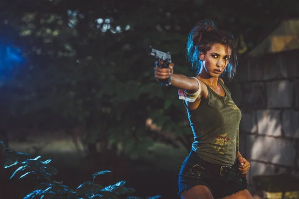 Beautiful Young Serious Woman Special Forces Holding Gun Getting Ready — Stock Photo, Image