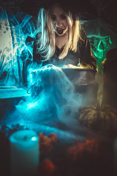 Young Witch Awfully Face Creepy Surroundings Full Steam Fog Tells — Stock Photo, Image