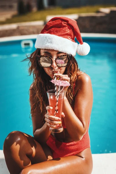 Young Beautiful Woman Swimming Pool Santa Claus Hat Celebrating New — Stock Photo, Image