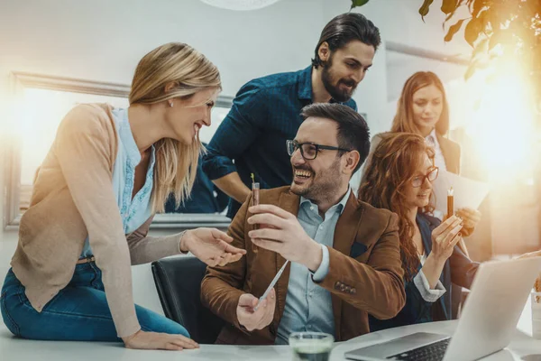 Colaboradores Biólogos Universitarios Están Experimentando Con Brotes Comprobando Análisis Muestra — Foto de Stock