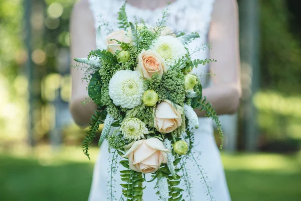 Bouquet de mariage Image En Vente