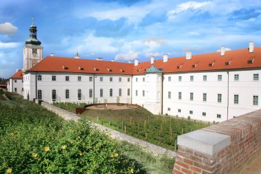 Kutna Hora 'daki Cizvit Üniversitesi, Çek Cumhuriyeti