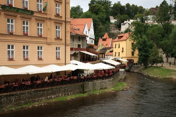 Alt, Dekoration Häuser in der Altstadt in cesky krumlov und Café und Restaurant, Tschechien, Erbe UNESCO. — Stockfoto