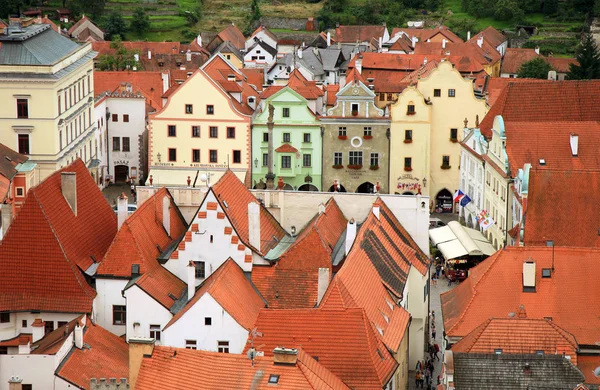 Utsikt över den gamla stadskärnan i Cesky Krumlov från Cesky Krumlov slott, Tjeckien — Stockfoto