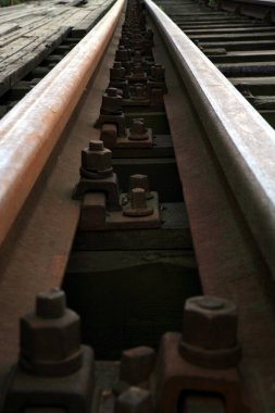 Tarihi demiryolu köprüsü, Pilchowice Gölü, Aşağı Silezya, Polonya. endüstriyel soyutlama.