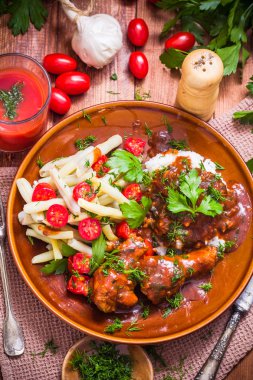 Tavuk domates sos yeşil fasulye domates pirinç