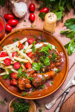 Tavuk domates sos yeşil fasulye domates pirinç