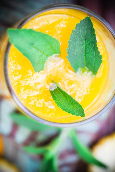 Bebida de verão mousse laranja stevia — Fotografia de Stock