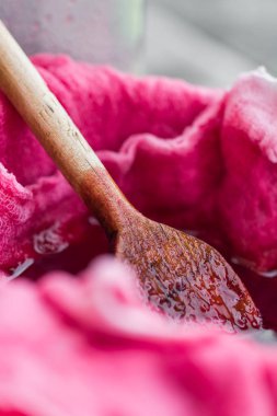 Açıklama tentür chokeberry kumaş gazlar ile