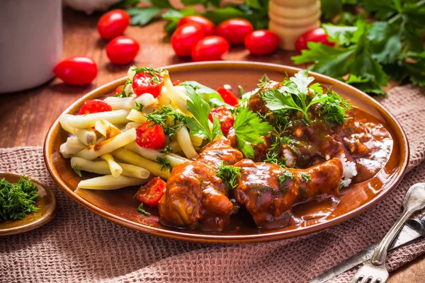 Tavuk domates sos yeşil fasulye domates pirinç