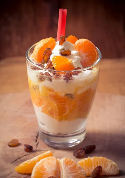Mandarina Fruta Fresca Con Yogur Pasas — Foto de Stock