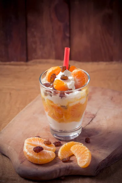 Mandarina Frutas Frescas Com Iogurte Passas — Fotografia de Stock
