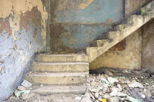 Groothoekzicht Een Oude Muur Verlaten Fabrieksgebouw — Stockfoto