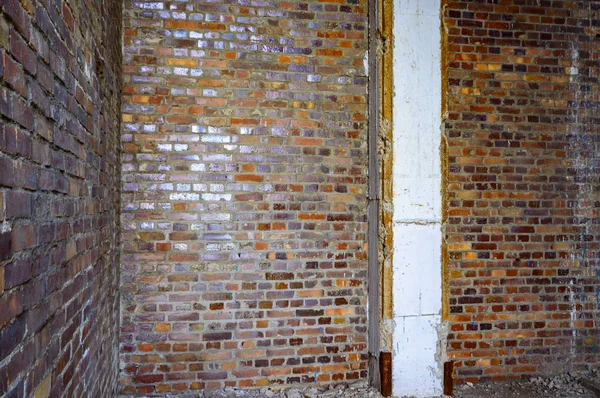 Ευρεία Γωνία Άποψη Ενός Παλαιού Τοίχου Εγκαταλελειμμένου Κτιρίου Εργοστασίων — Φωτογραφία Αρχείου