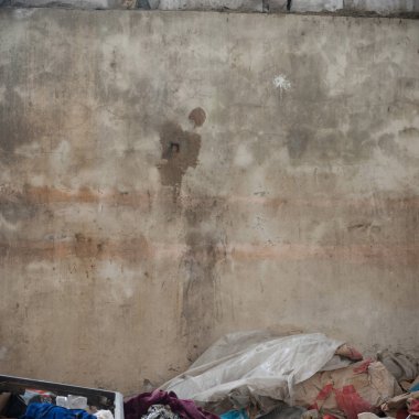 Çok kirlenmiş endüstriyel bir fabrikanın kalıntıları, sanayi serisi.