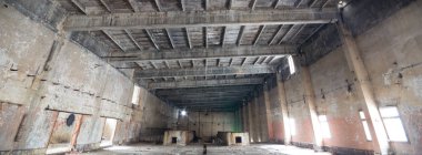 Çok kirlenmiş endüstriyel bir fabrikanın kalıntıları, sanayi serisi.