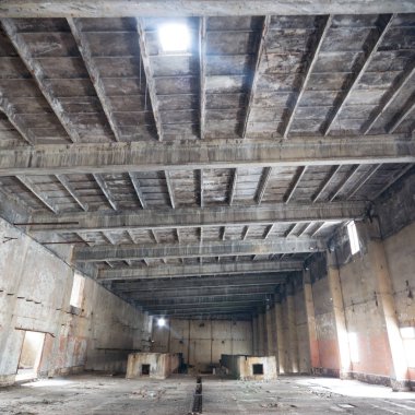 Çok kirlenmiş endüstriyel bir fabrikanın kalıntıları, sanayi serisi.