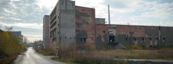 Ruïnes van industriële fabriek — Stockfoto