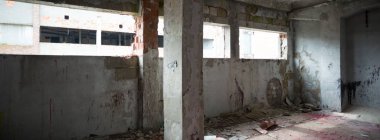 Çok kirlenmiş endüstriyel bir fabrikanın kalıntıları, sanayi serisi.